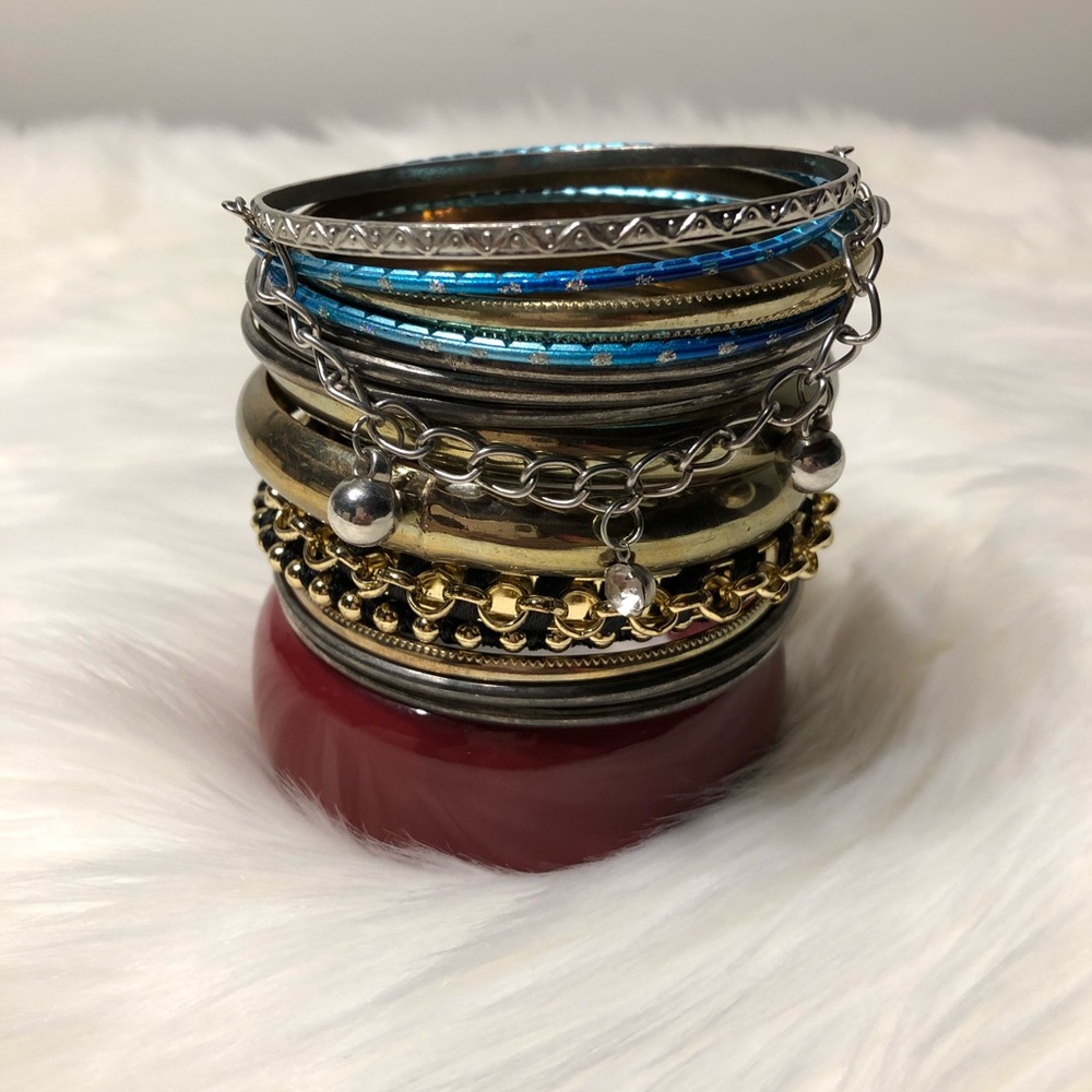 🥂Almost 20 PCS BRACELETS🥂 - Picture 3 of 8